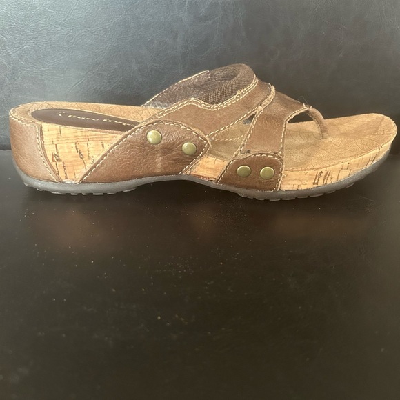 Bare Trap sandals. New in box. IS 8.5 but fits small. - Picture 6 of 6